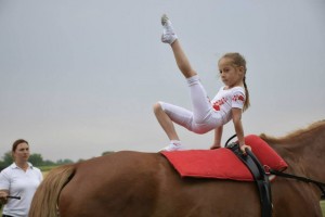 tótkomlósi lovastornász2